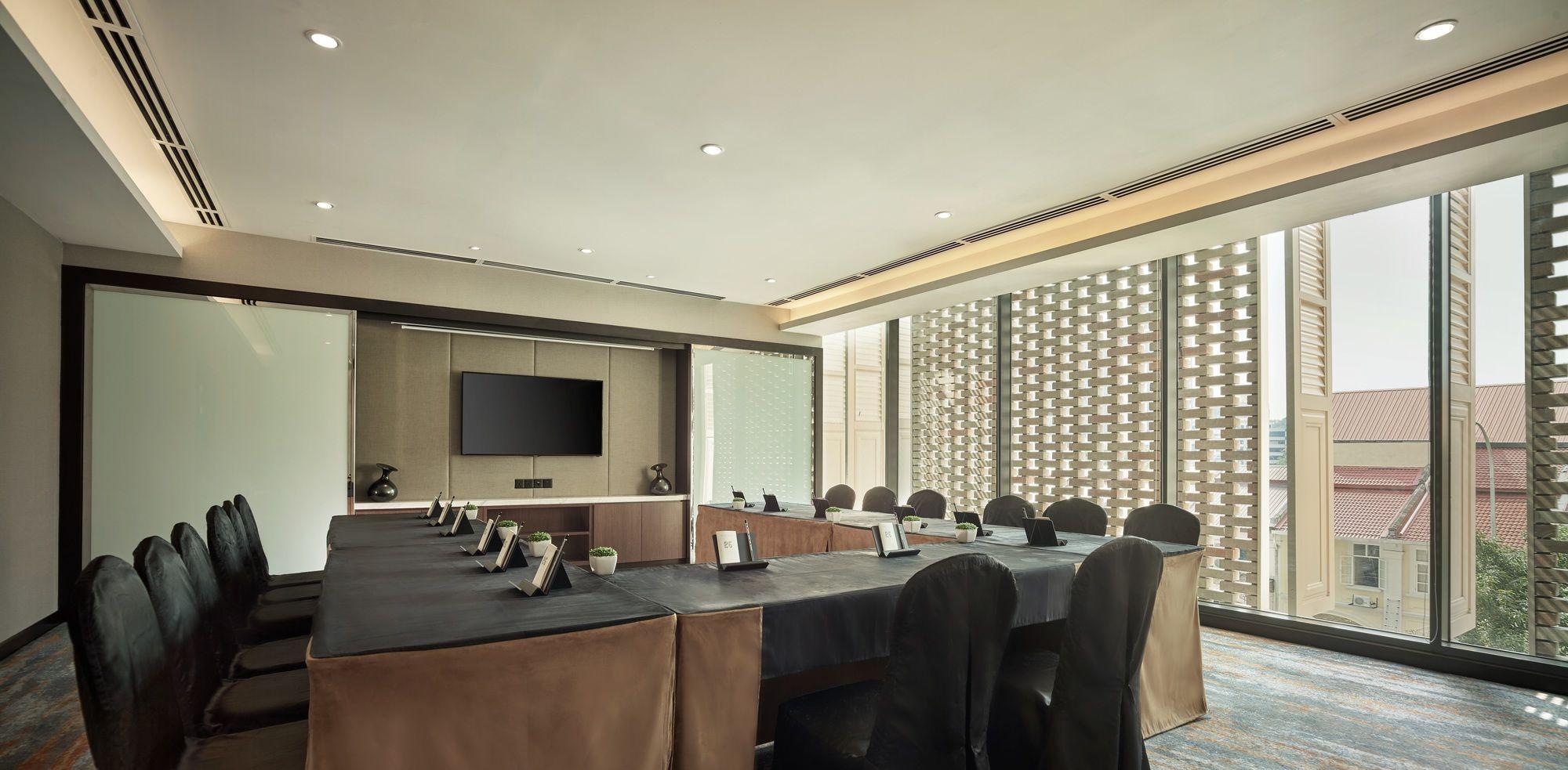 Hotel Stripes Kuala Lumpur, Autograph Collection Exterior photo Meeting room at the hotel