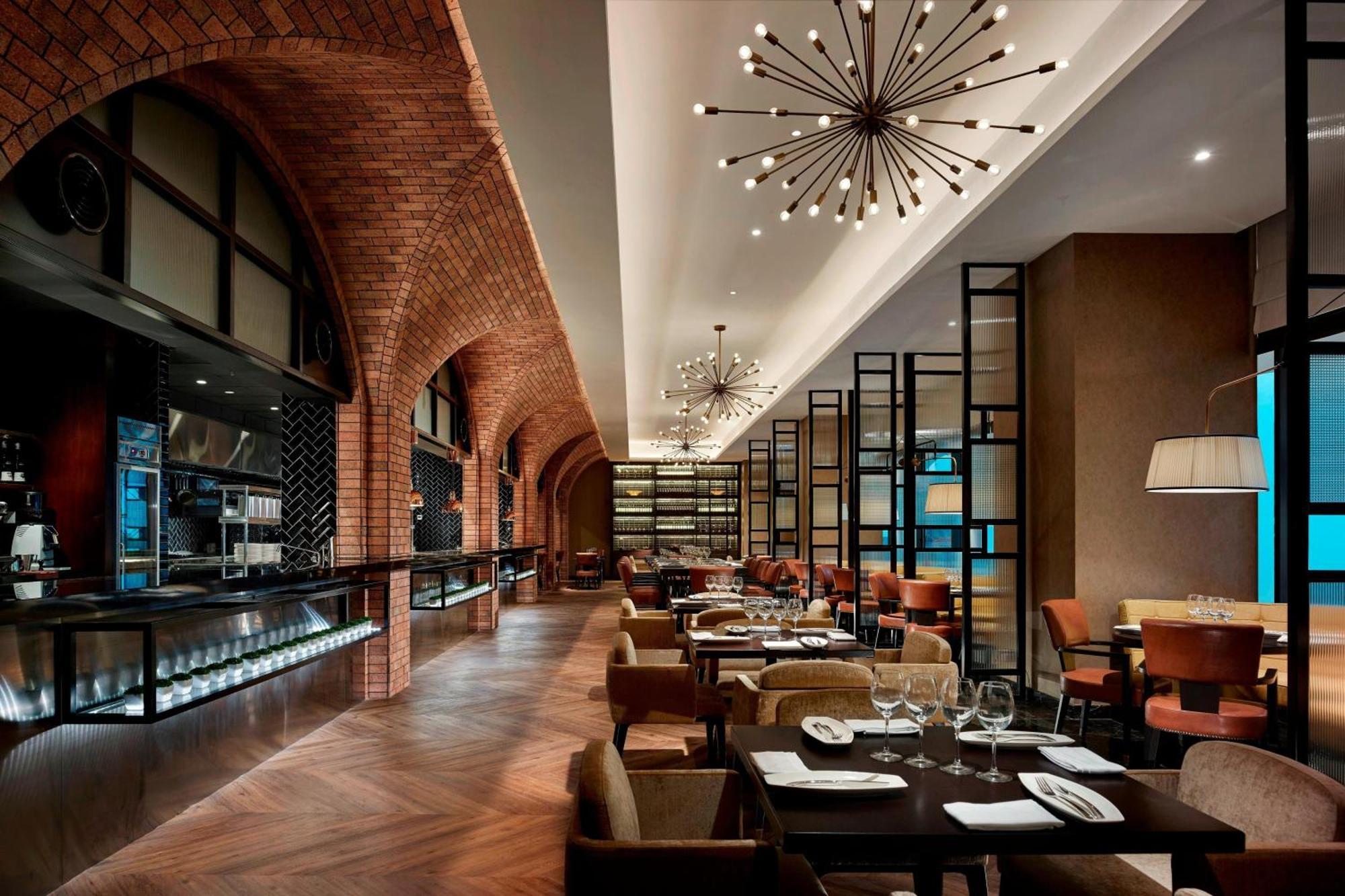 Hotel Stripes Kuala Lumpur, Autograph Collection Exterior photo The restaurant