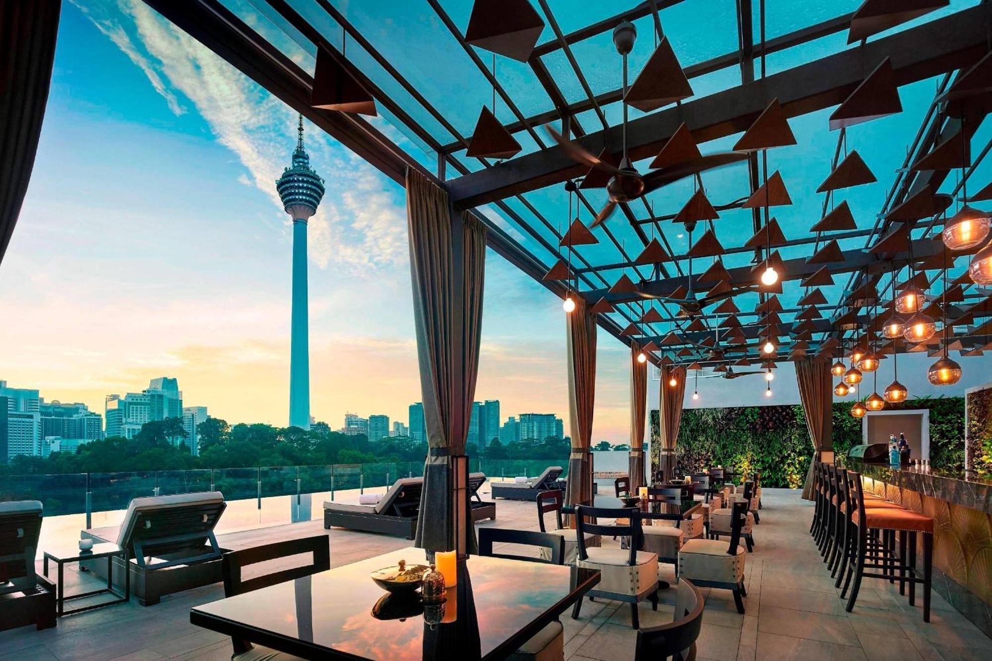 Hotel Stripes Kuala Lumpur, Autograph Collection Exterior photo The 360° Sky Lounge