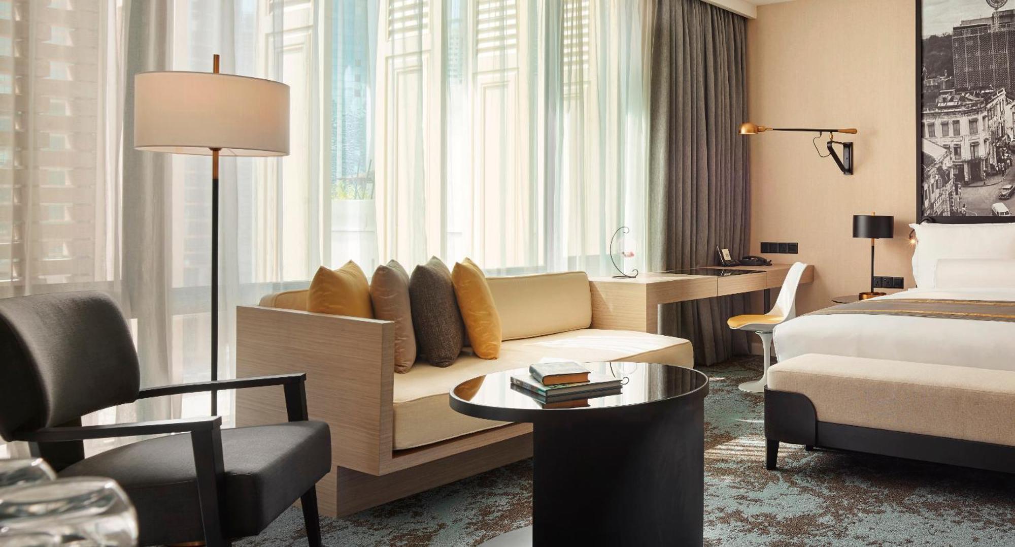 Hotel Stripes Kuala Lumpur, Autograph Collection Exterior photo Deluxe Suite