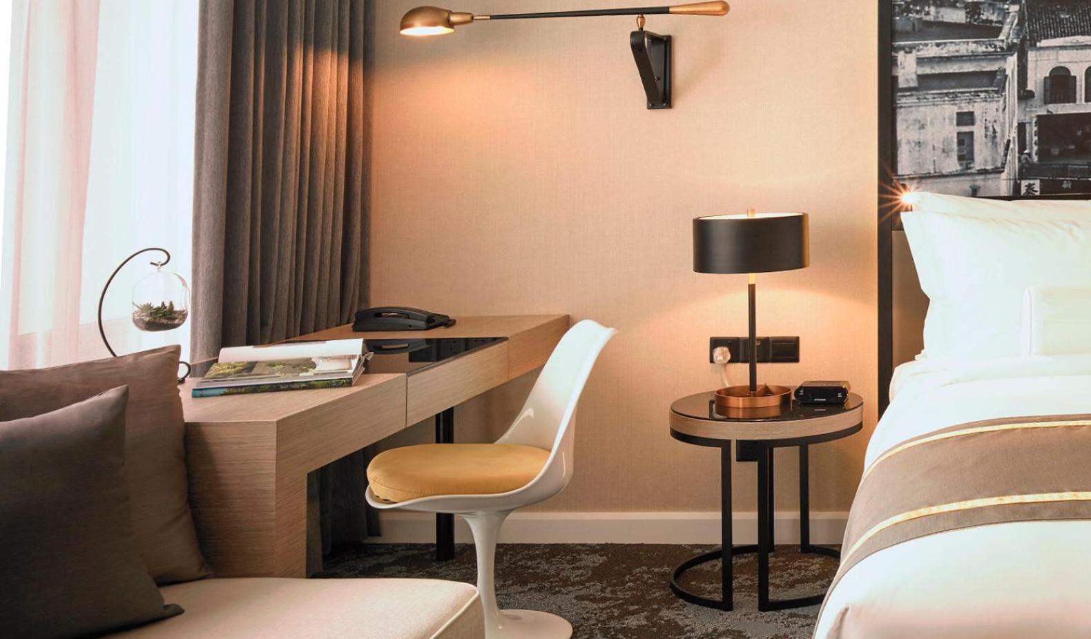 Hotel Stripes Kuala Lumpur, Autograph Collection Exterior photo Wall light
