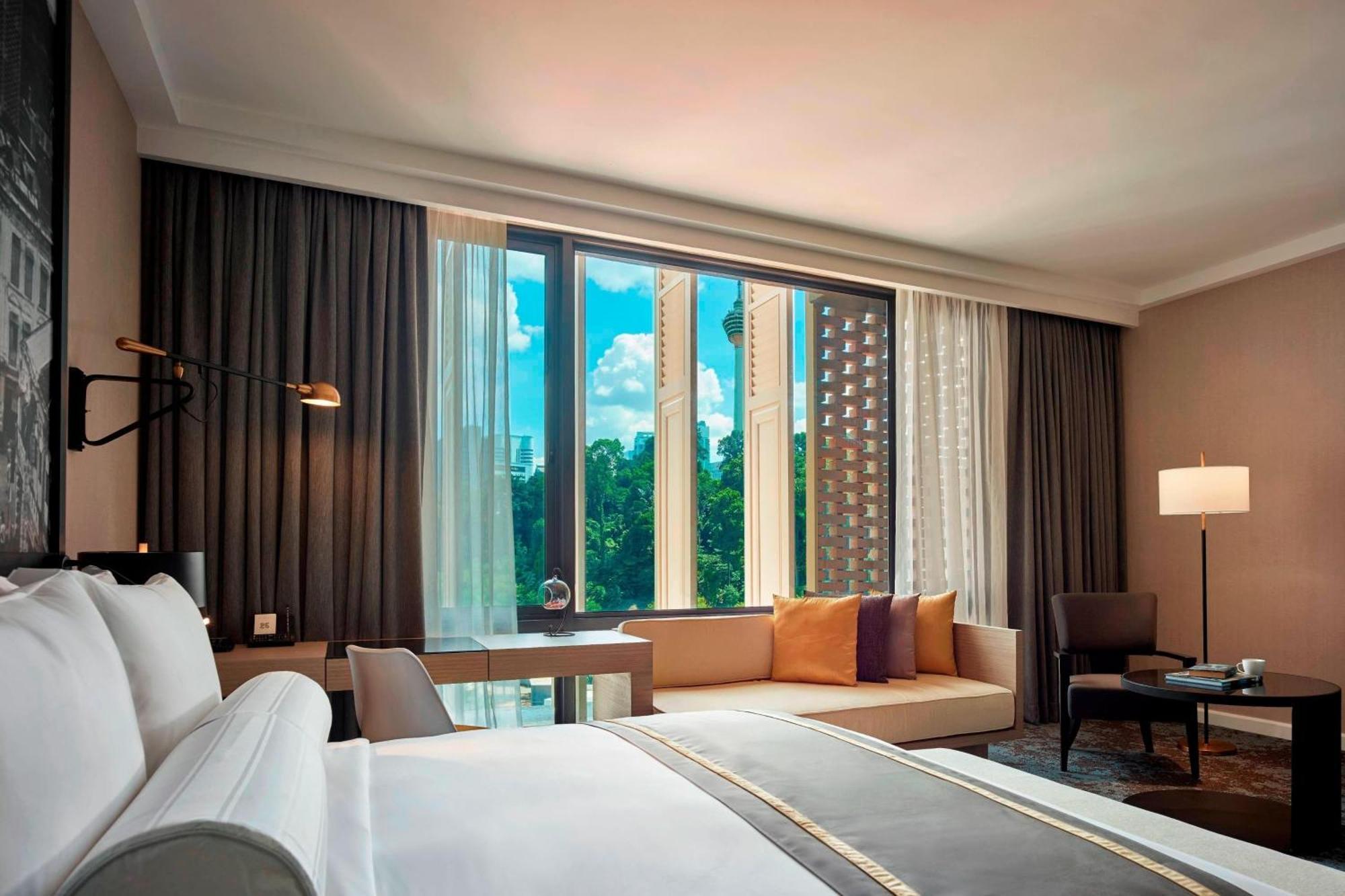 Hotel Stripes Kuala Lumpur, Autograph Collection Exterior photo Deluxe Room
