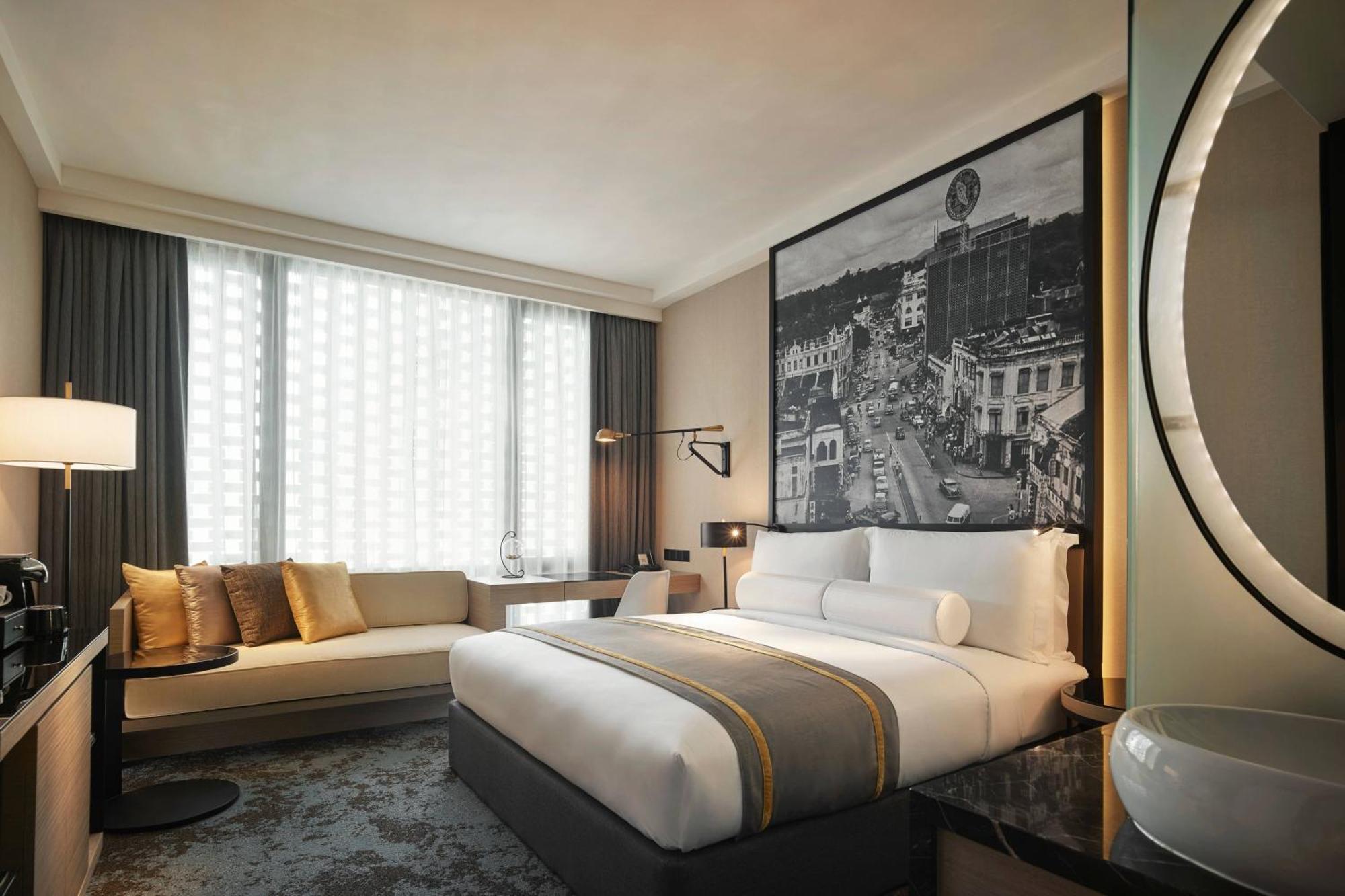 Hotel Stripes Kuala Lumpur, Autograph Collection Exterior photo Deluxe Room