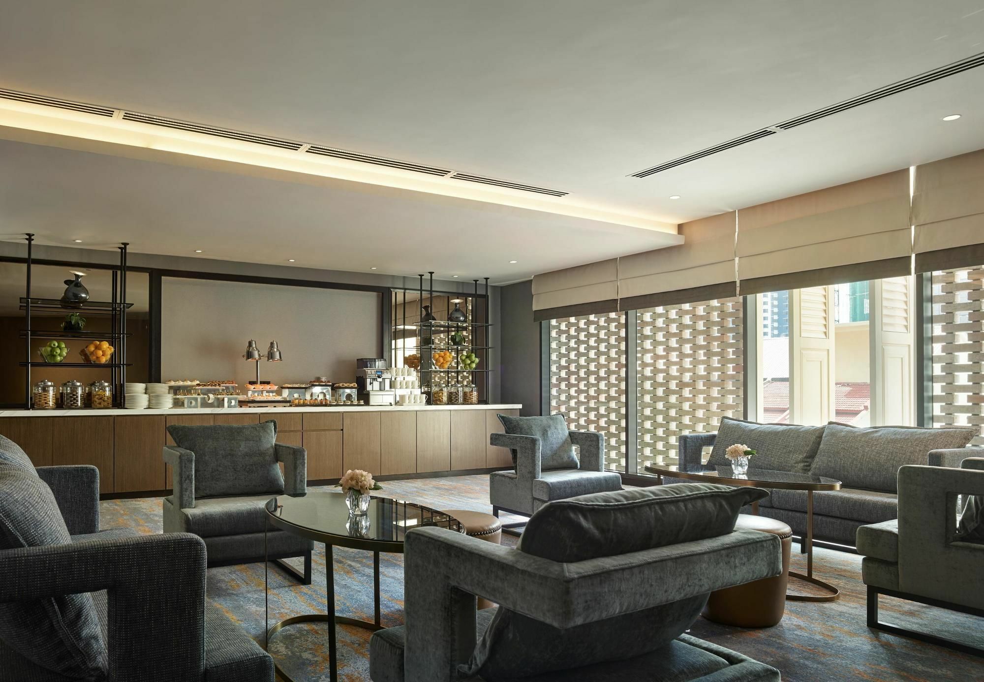 Hotel Stripes Kuala Lumpur, Autograph Collection Exterior photo The Club lounge at London Heathrow Airport