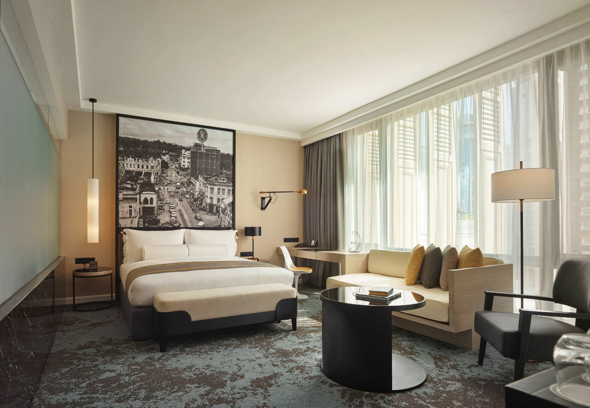 Hotel Stripes Kuala Lumpur, Autograph Collection Exterior photo Deluxe Suite